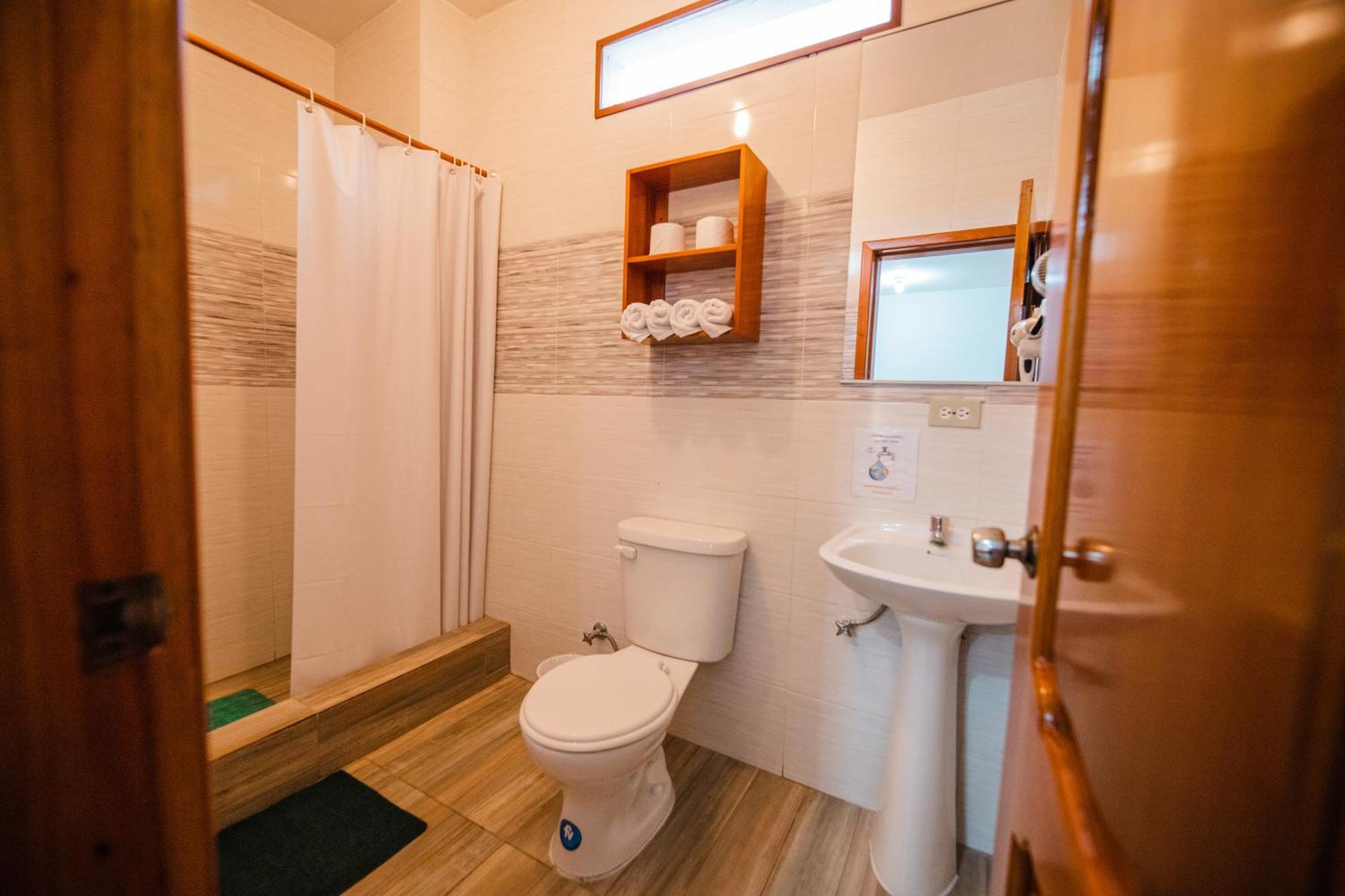 Suites En El Centro Puerto Ayora  Luaran gambar
